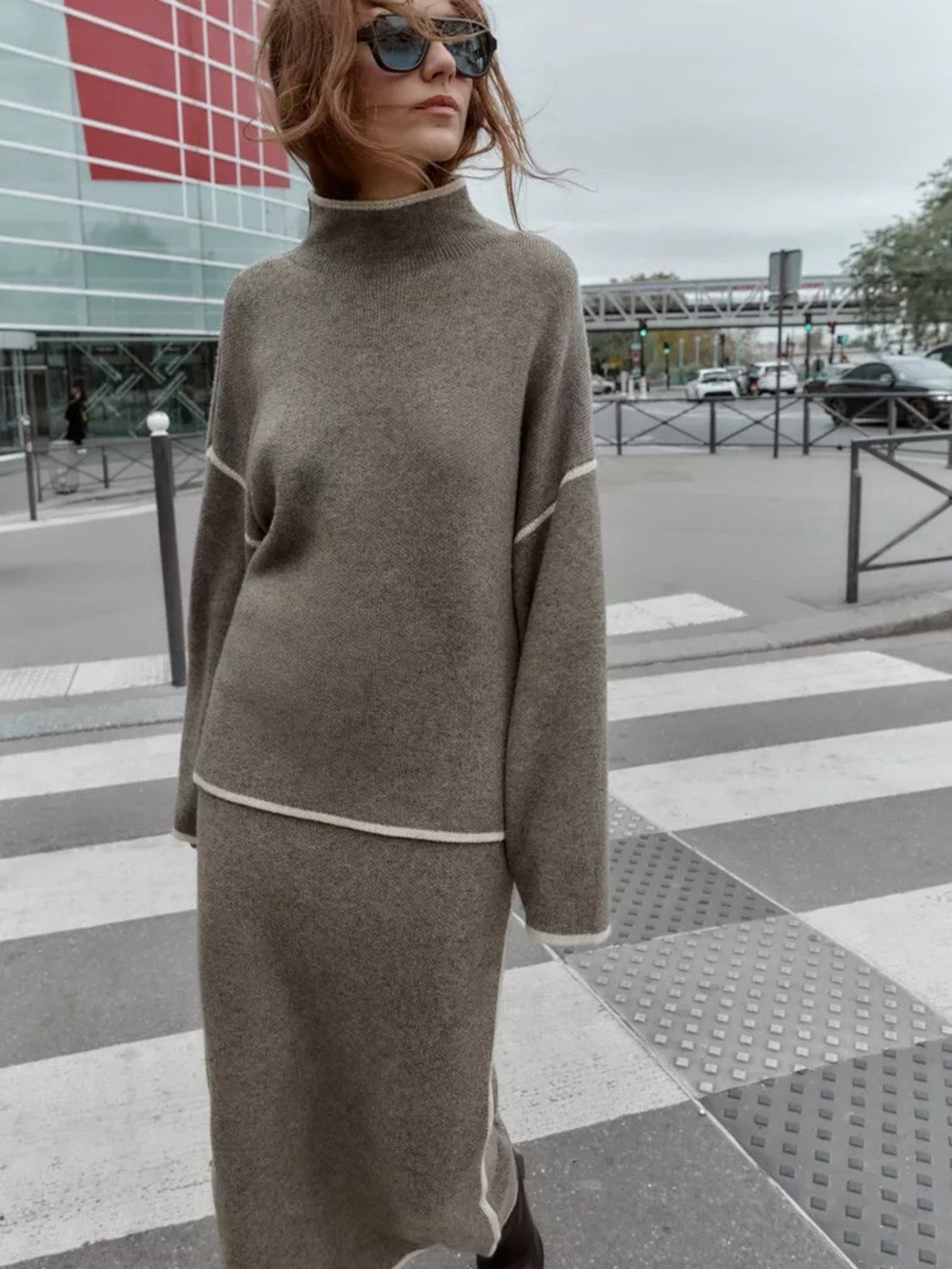 Contrast piping knit sweater